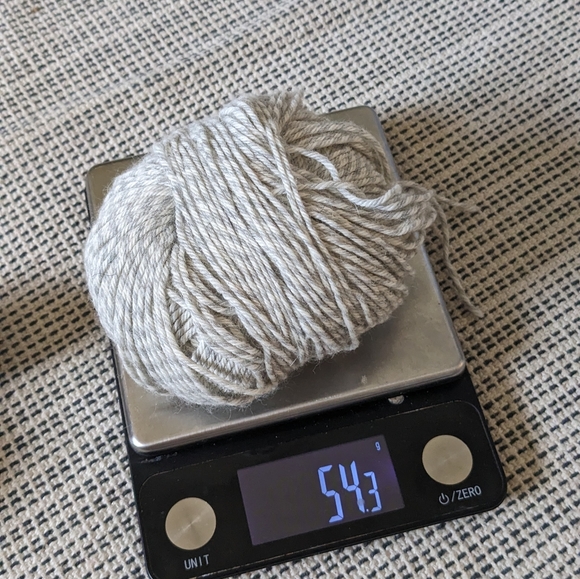 Wool and the Gang Baby Alpaca Marled Grey - Picture 4 of 4